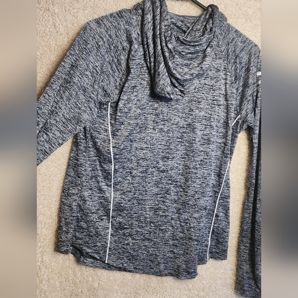 Under Armour Gray Pullover Hoodie - Picture 2 of 3